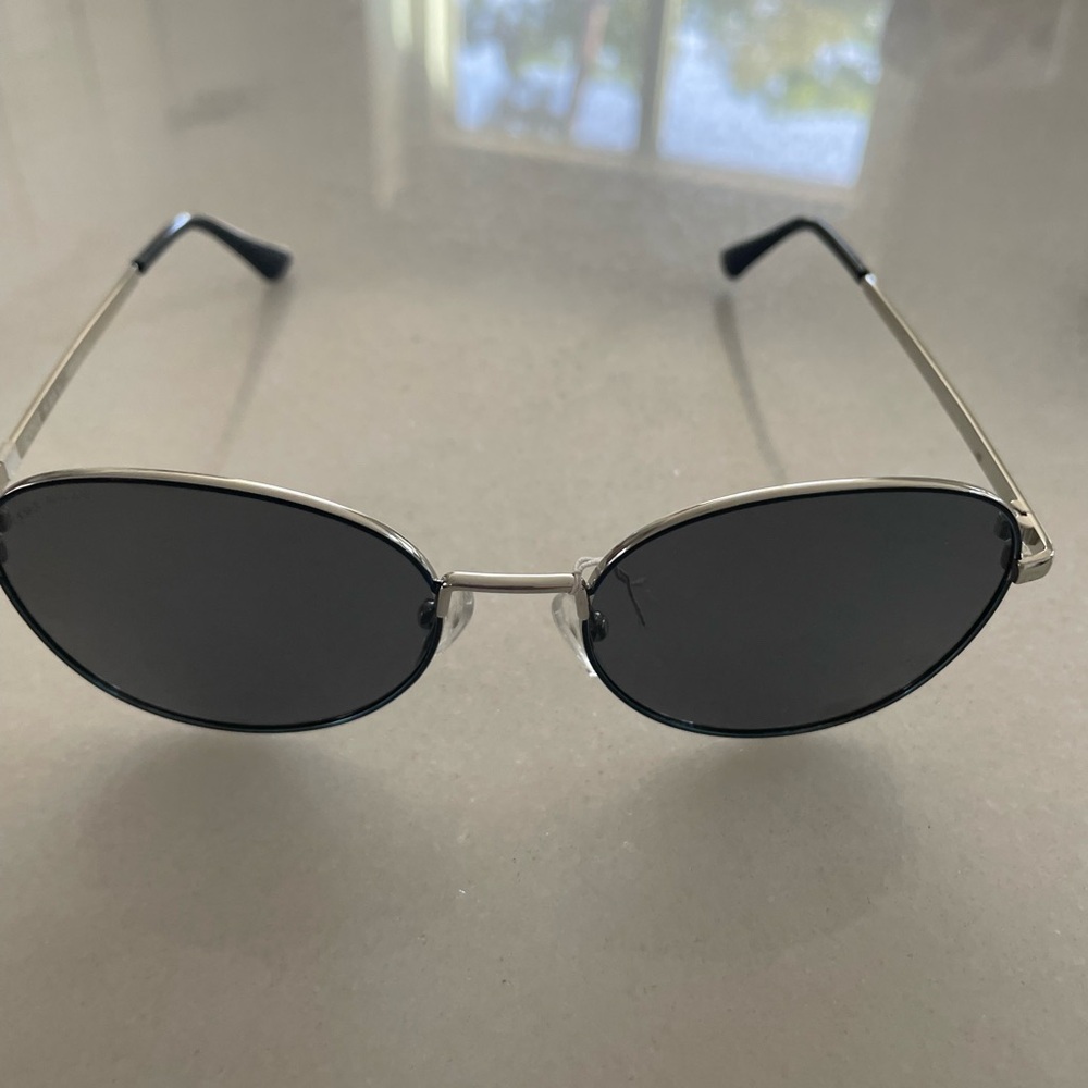 Cole Hann Sunglasses NWOT 😎